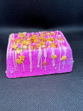 Load image into Gallery viewer, Streaming Bath Bomb Pinkle Berry Slushie 5.5oz