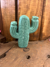 Load image into Gallery viewer, Artisan Soap Different Designs Small Bars